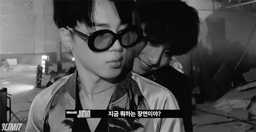 ㄱ지금 뮤비 뭐하는 장면이야? 백허그요♥(눈치) 국민 | 인스티즈