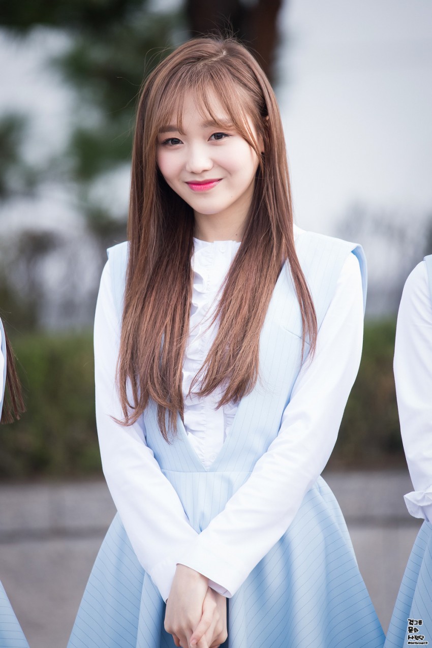 러블리즈 류수정이 서있을때 나오는 습관 | 인스티즈