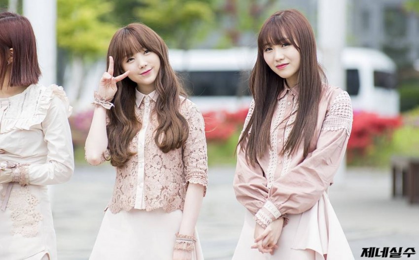 러블리즈 류수정이 서있을때 나오는 습관 | 인스티즈