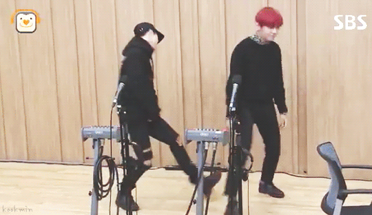 ㄱ보통 말하고있는사람이나 다른 집중된 상황을 쳐다보기 마련인데(국민 | 인스티즈