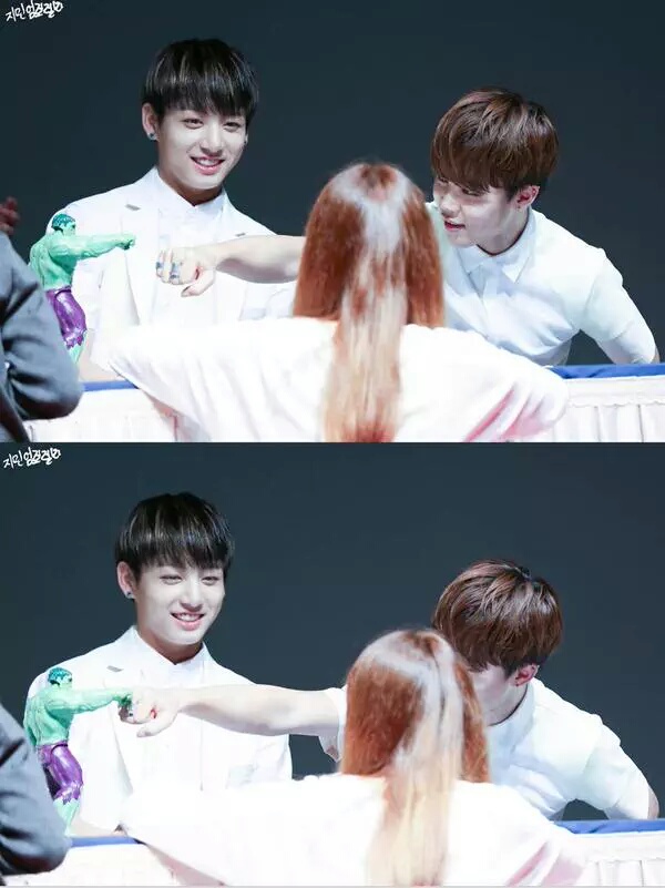 ㄱ정국이랑 짐니 매 팬싸마다 아이언맨이랑 헐크받는거 아랔?ㅋㅋㅋㅋㅋㅋㅋㅋㅋㅌ | 인스티즈