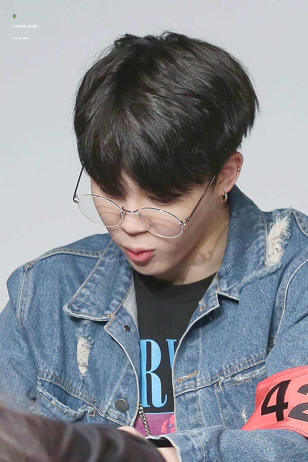 가족사진 보고 흥분해서 학교 째고 나옮 | 인스티즈