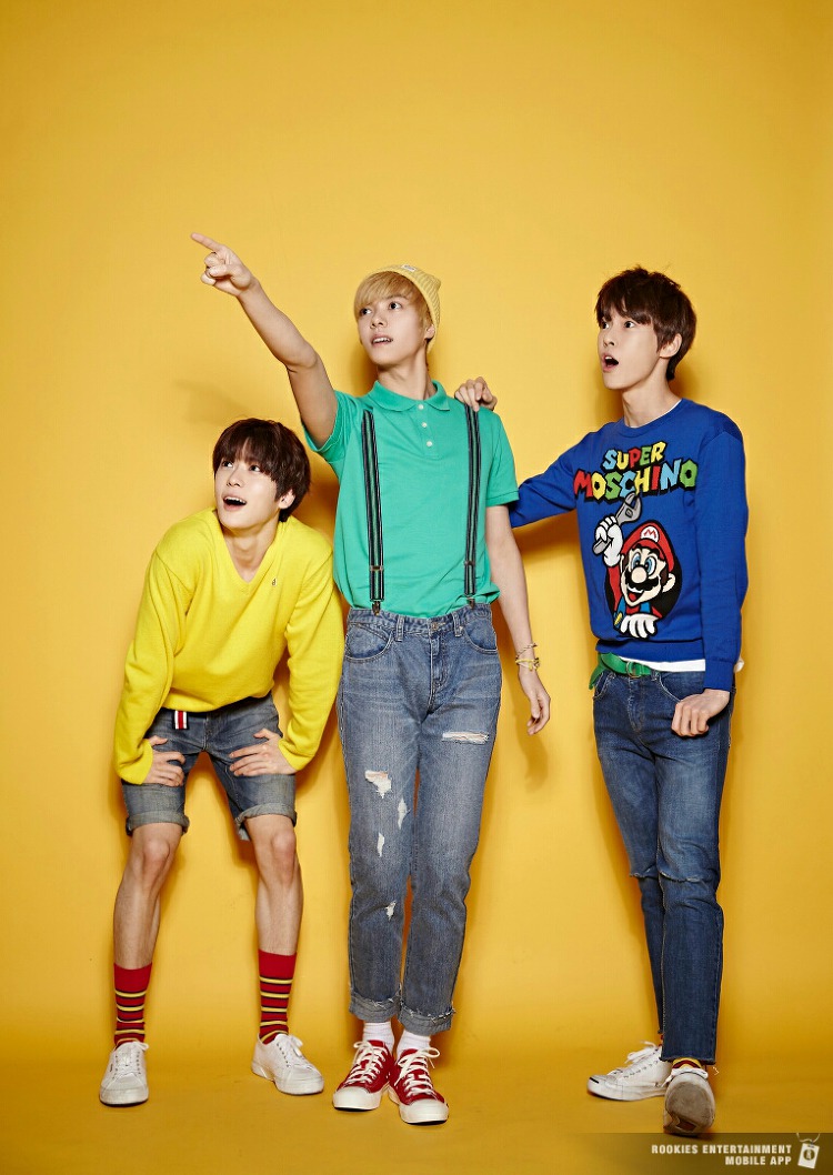 왼손이 주머니에 붙어있는 듯한 아이돌 | 인스티즈