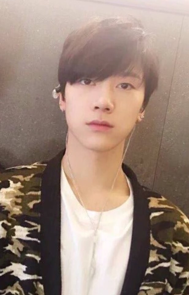 와 나는 얘 만큼 눈이 가로로 긴 사람 못 봤어 | 인스티즈