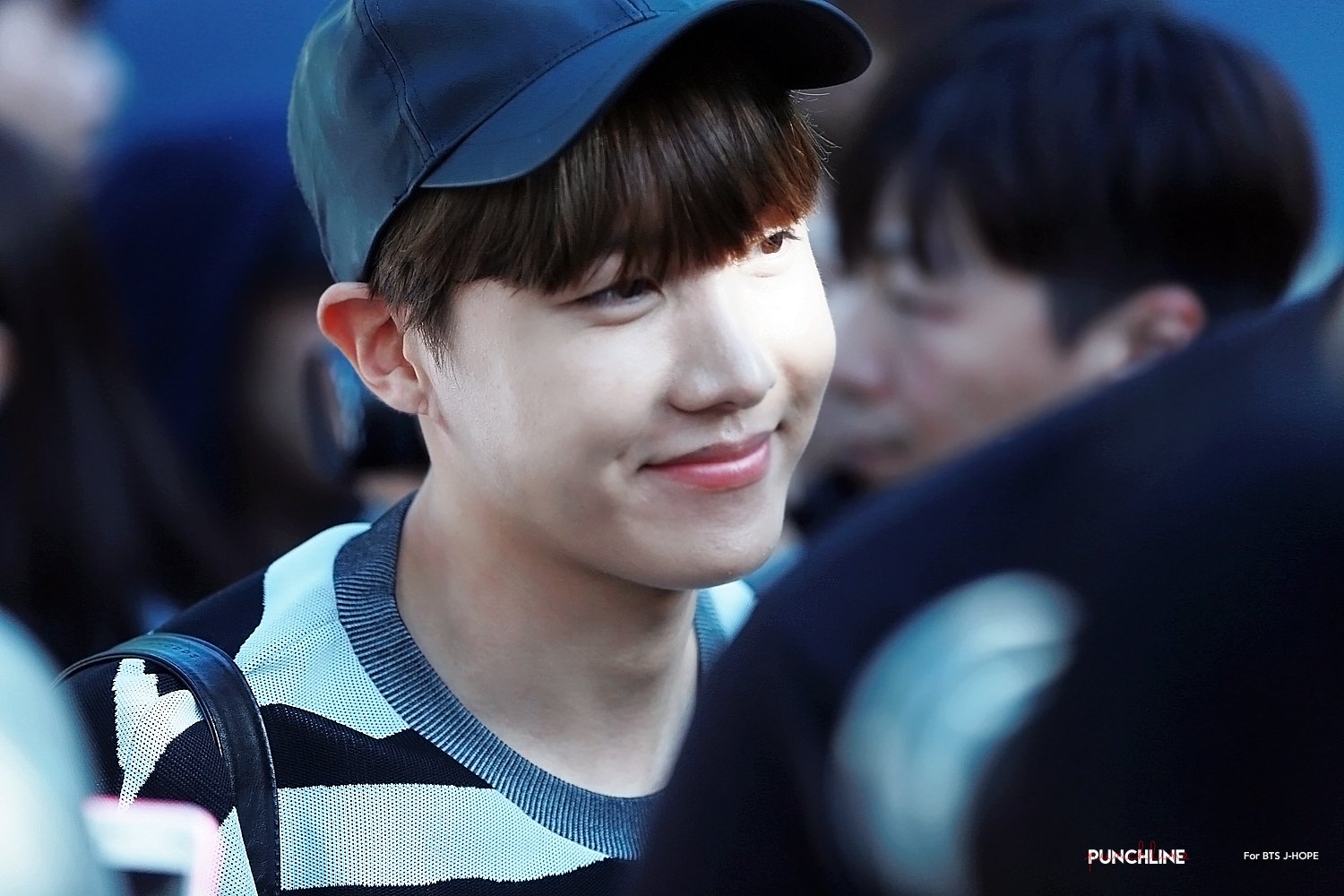 아..기분이 전혀 나아질 기미가 보이지 않는다...울 호석이 예쁜 사진좀 던져주고가여♡ | 인스티즈