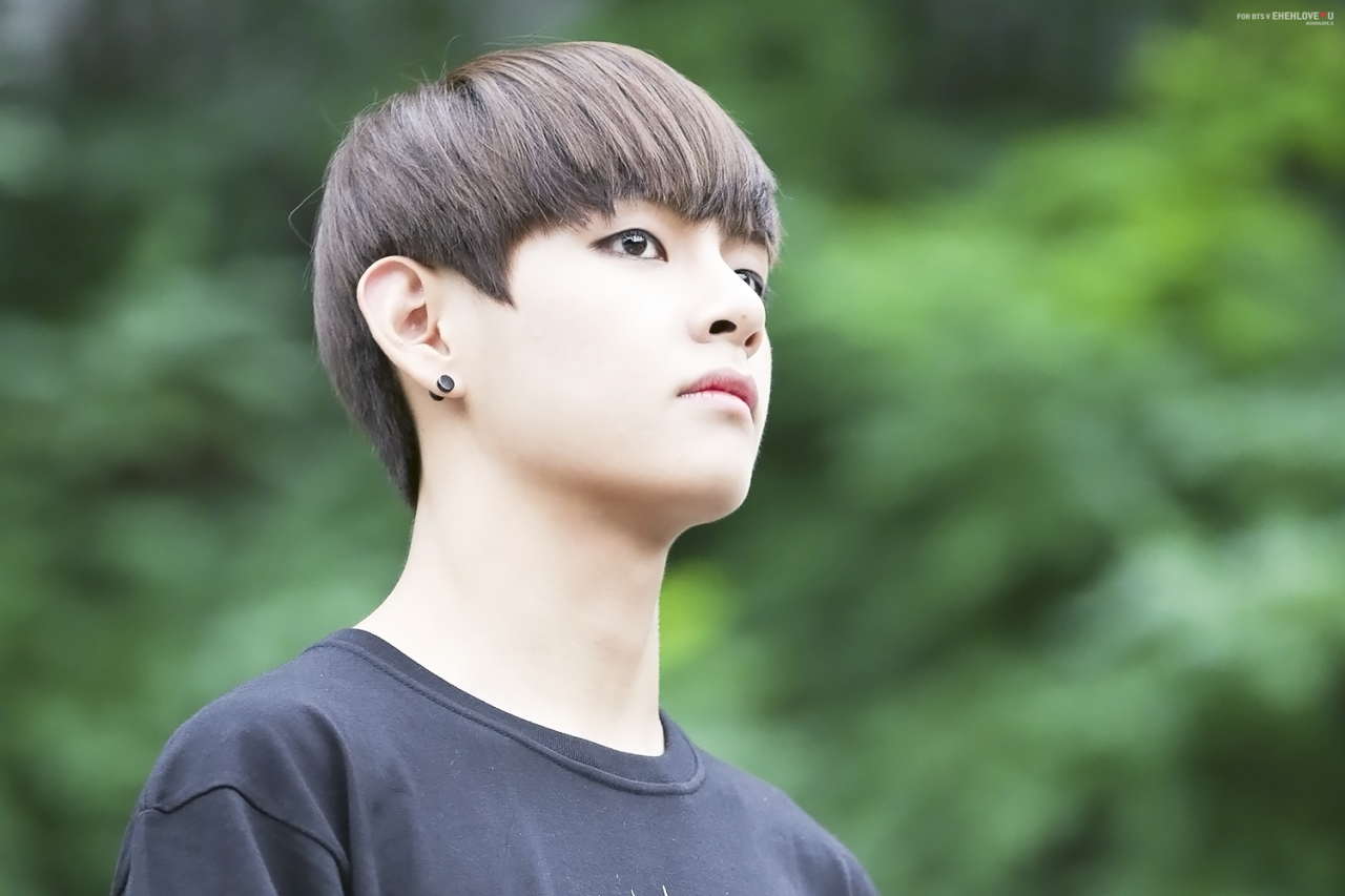 뷔 데뷔초때 비주얼 역대급이라 생각했었고 더 잘생겨질 수 없다? 그렇게 생각했는데 | 인스티즈