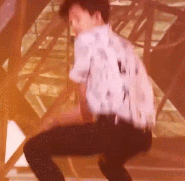 독방에서 짤 올릴때 왠지 후방주의를 달아야 할거같다는 아이돌.bts | 인스티즈