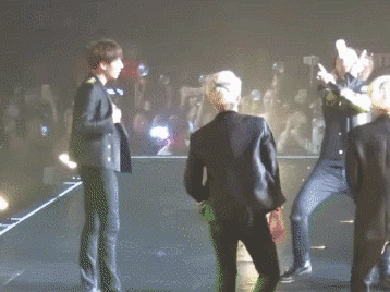 ㄱ 들킨 게 한 두번도 아니고 정국이 폰배경까지 김태형 독사진ㅋㅋㅋ | 인스티즈