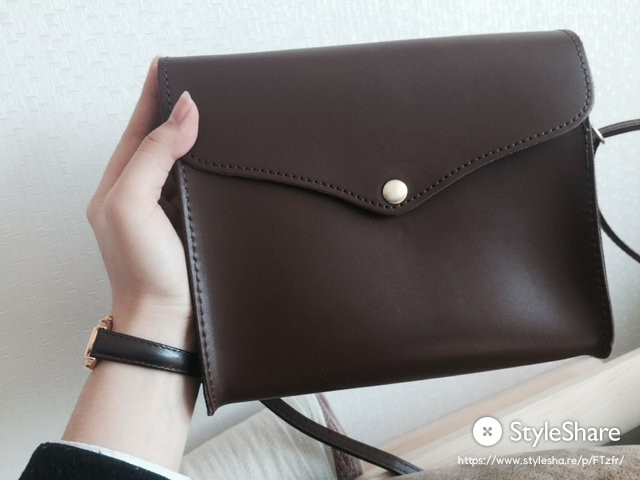 둘이 비슷한 디자인 1.5배이상 차이나는 가격인데 닥 비싼쪽이야? | 인스티즈