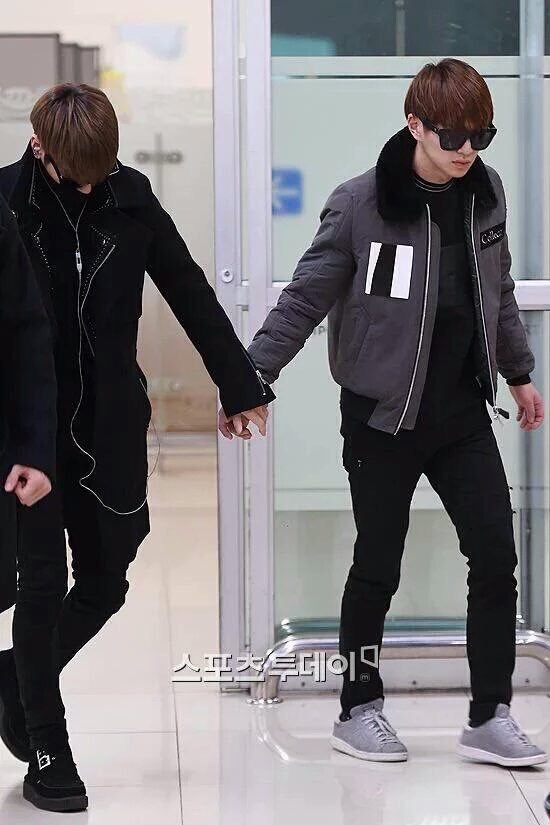 온 국민이 귀여워 할 때 까지 올릴거야 형아 손 잡고 나오는 종현이 | 인스티즈