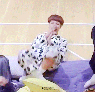 앞머리 뚜껑 벗겨지도록 깔깔깔 ...모가 그리 재밌는거야... | 인스티즈