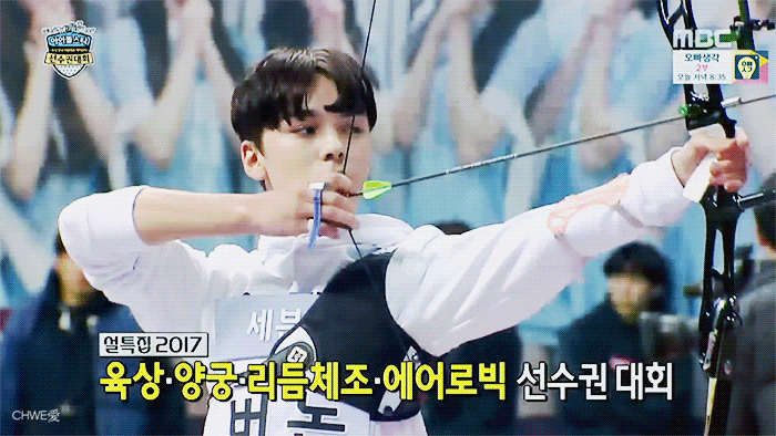 작년 전광판에 얼굴이 비춰지자 체육관이 술렁거렸다는 전설의 비주얼 | 인스티즈