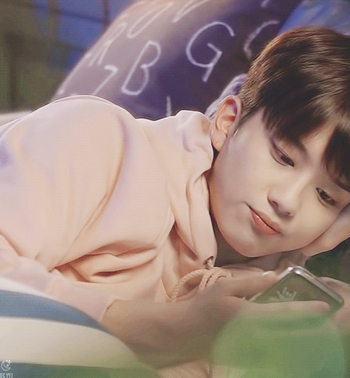 볼 한 번만 찔러보고 싶다 | 인스티즈