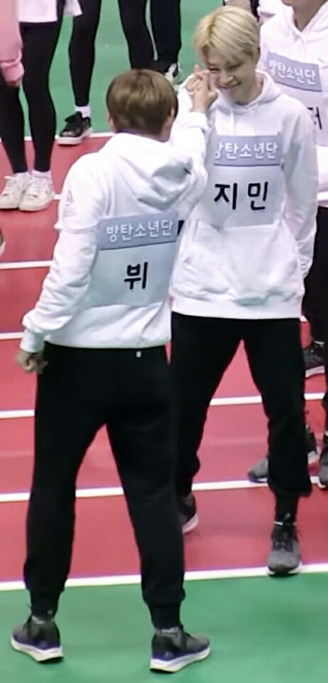 23살들이 마주보고 하는 일 | 인스티즈