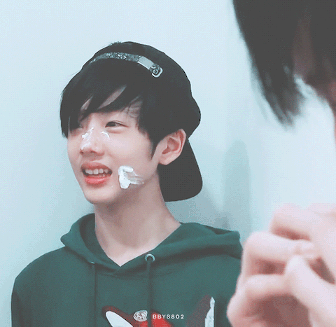 나 덕질하면서 그 말 제일 공감했다 아이돌들이 예명쓰는 이유는 가끔 나오는 본명에 수니들이 심장 부여잡ㄱ는거라고(??) | 인스티즈