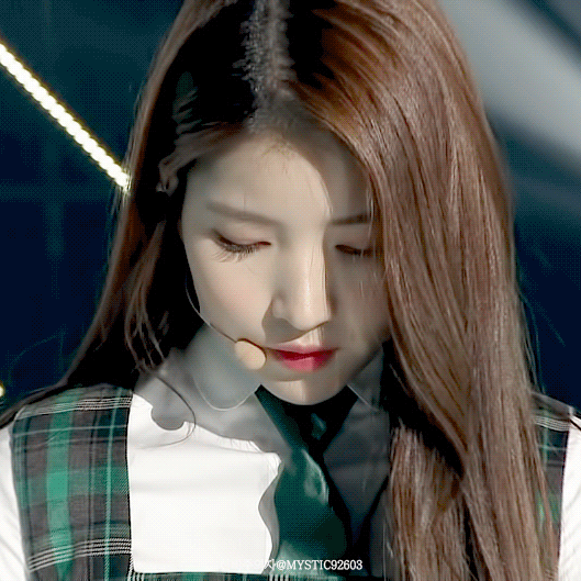 내 여자친군데 너무 예쁘니깐 어딜가도 다 쳐다봐서 고민이야 (사진있음) | 인스티즈