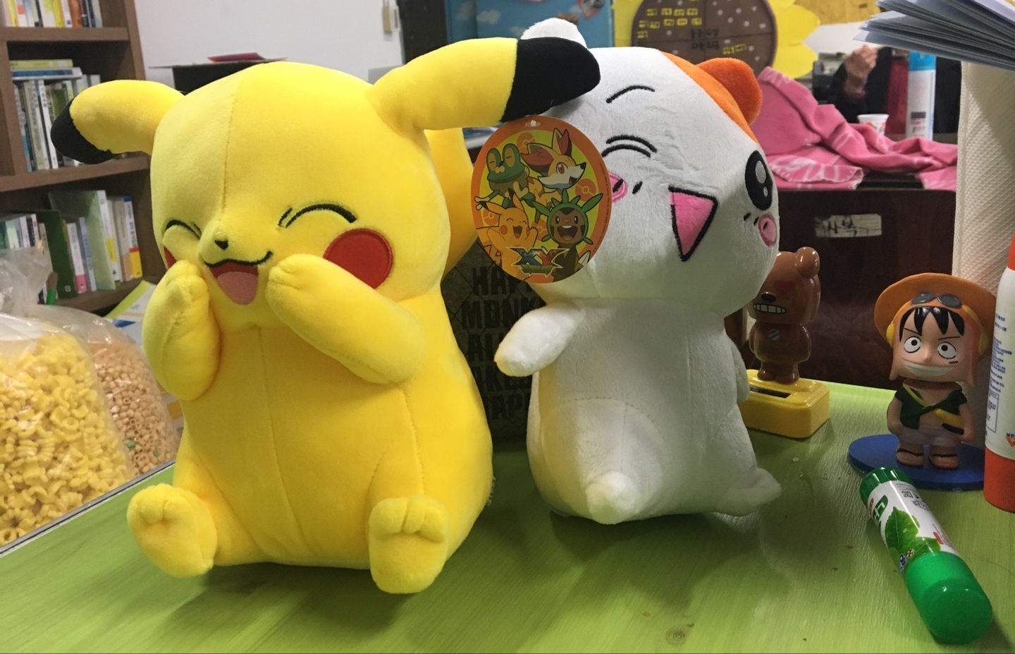 학교앞에서 일곱판에 인형 두개 뽑아써 ㅎㅎ | 인스티즈