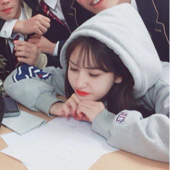 헉 익들아 나 이 옷 샀는데 완전 예뻐 | 인스티즈