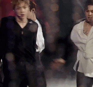 주관 섞어서 진짜 탈연습생급 무대시선처리임 | 인스티즈