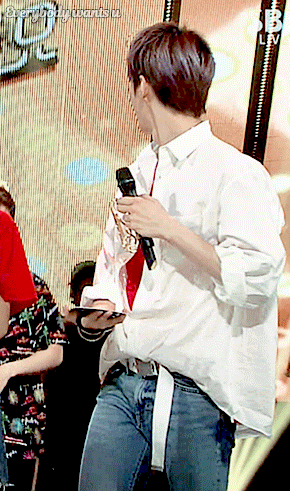 얘 엄청 말랐는데 키랑 골격 때문에 왜소해 보이지 않음 | 인스티즈