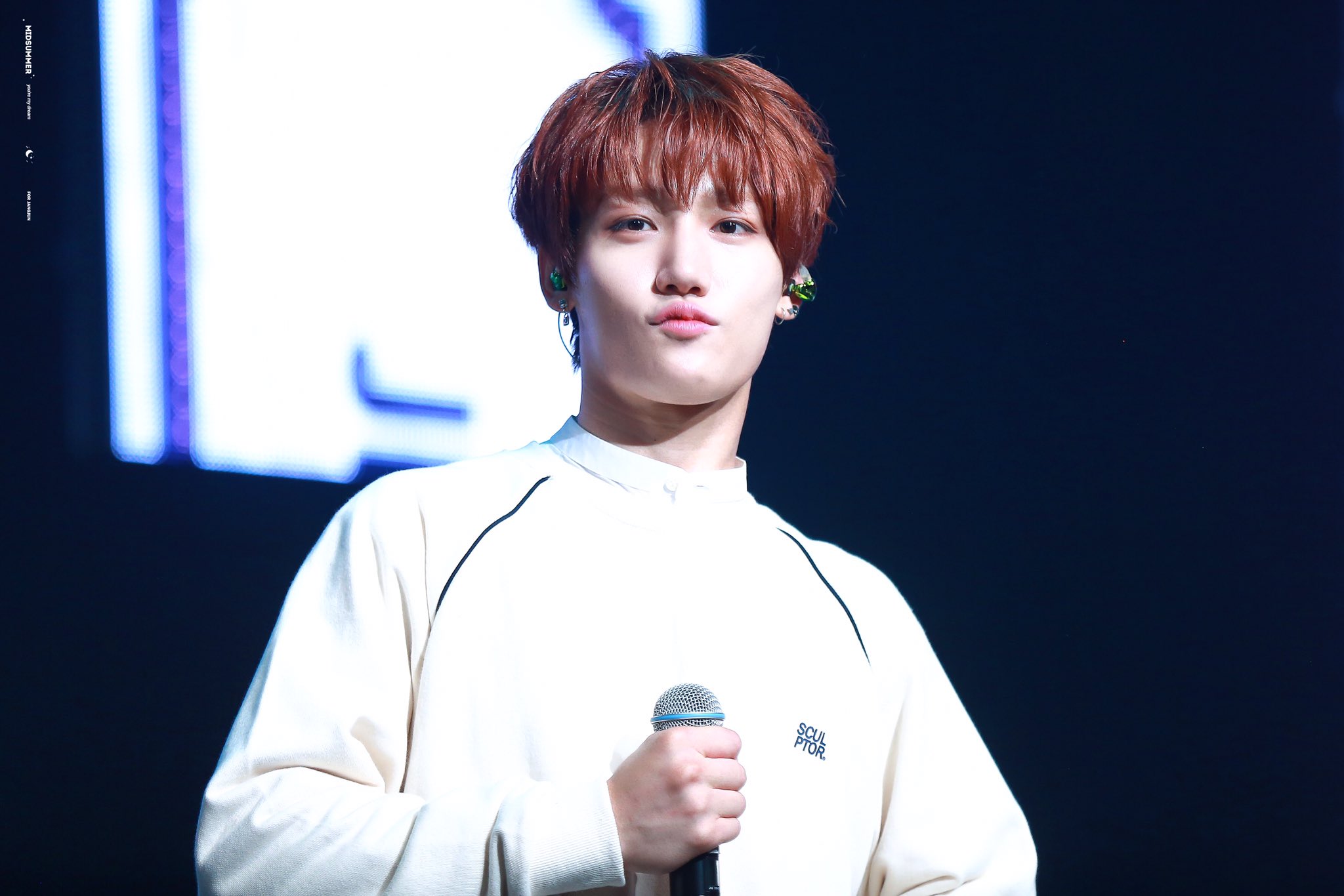 반지 자랑하는 귀여운 장준이를 보고 가줘 ? | 인스티즈