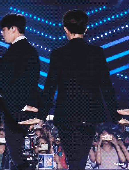 민현 재환 무대 위 아이컨택 모먼트 모음 gif (설렘주의/사랑해팀) | 인스티즈