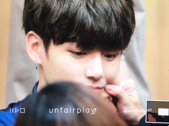 정국이 진짜 여자들이 좋아하게 생기지 않앗니...? | 인스티즈