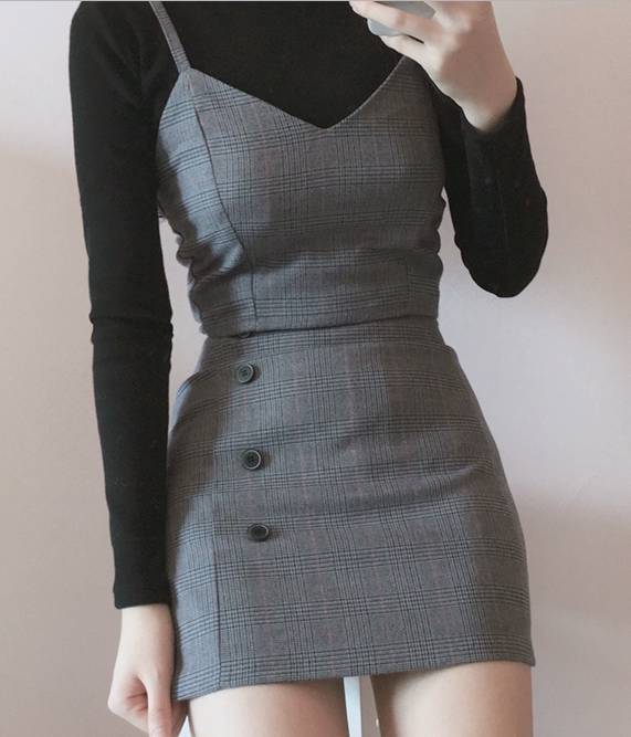 익들아 이 옷에 비치는 검은스타킹을 신을까 아니면 검은색 양말만 신을까? | 인스티즈