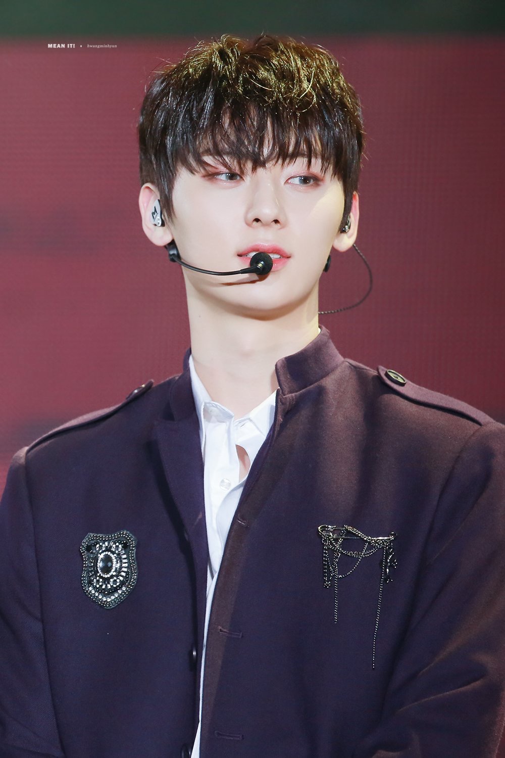 안녕 이건 황민현 사진이고 내 팬아저야 | 인스티즈